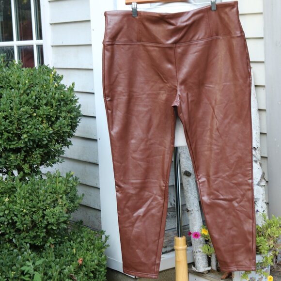 New Tinseltown Plus Size Camel Brown Vegan Faux Leather Pull On Ankle Pants 2X - Picture 1 of 7